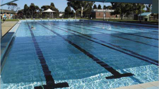 Италия подобри световния рекорд на смесената щафета в малък басейн