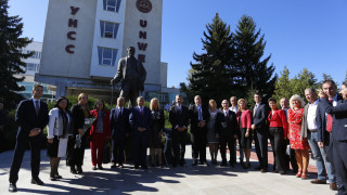 УНСС откри година с Гълъб Донев и "уеб студент"