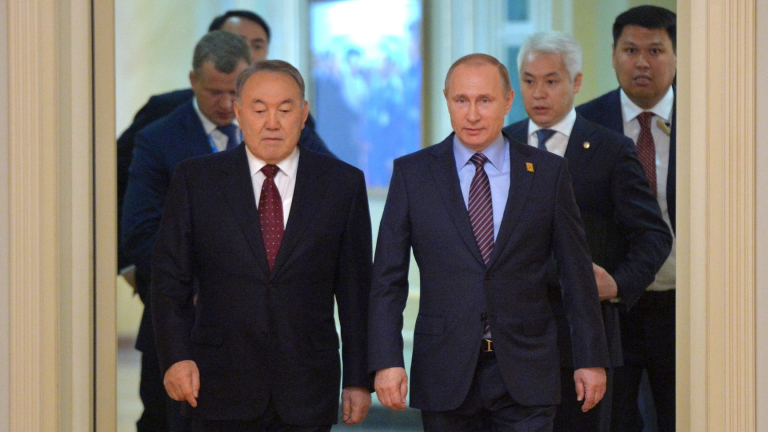 Назарбаев: В Казахстан има признаци на „цветна революция”