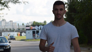 Нападателят Ален Озболт е най новото попълнение на Локомотив Пловдив Снощи