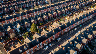 Спадът на цените на жилищата във Обединеното кралство стана по забележим