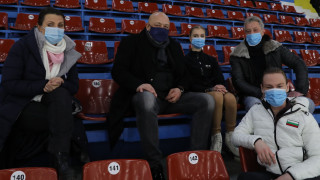 Министърът на младежта и спорта Красен Кралев проследи на живо