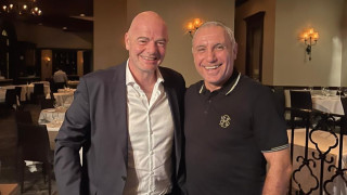 Легендата на българския футбол и Барселона Христо Стоичков се срещна