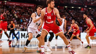 Олимпиакос с Александър Везенков в състава си отпадна на полуфиналите в