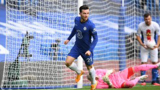 Защитникът на Челси Бен Чилуел обяви че операцията му