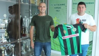 Нефтохимик обяви поредното ново попълнение при завръщането си във Втора