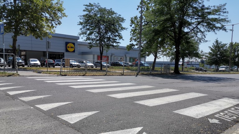 Блъснаха жена на пешеходна пътека в Смолян