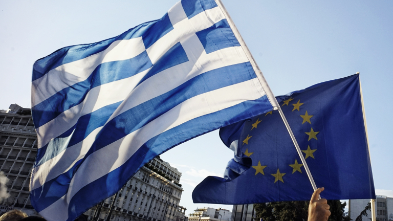 Еврозоната отключва нови заеми за Гърция