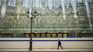 Повече от 40 от болничните легла за интензивно лечение в