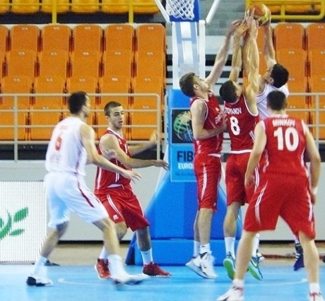 Драма след продължения остави младежите ни Дивизия А