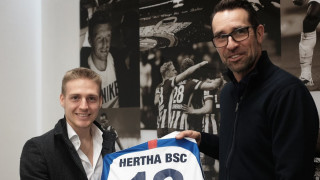 Херта обяви официално привличането на първото си зимно попълнение Старата