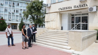 Сигнал в прокуратурата за злоупотреби на директора на Социално подпомагане