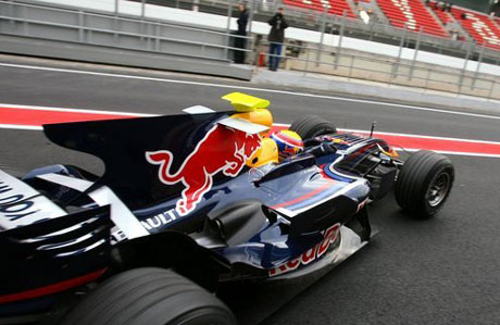  Марк Уебър № 1 на тестовете в Барселона 