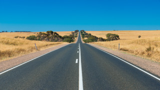 Град Корона Калифорния е известен с няколко неща и кое