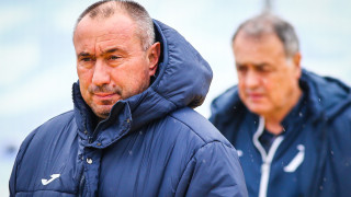 Наставникът на Левски Станимир Стоилов коментира че изобщо не е