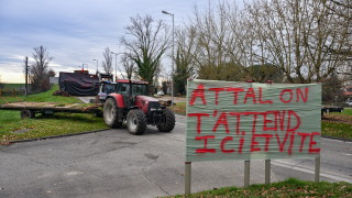 И френските фермери залагат на протестите