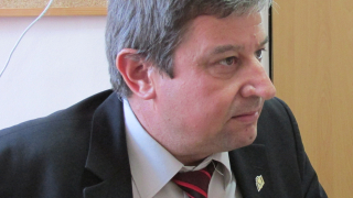 Има реална опасност броят на училищата за които не достигат