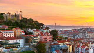 Докато някои в Европа гонят имигрантите, Португалия се чуди как да ги привлече