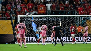 Халфът на Ал Ахли Емам Ашур ще пропусне остатъка