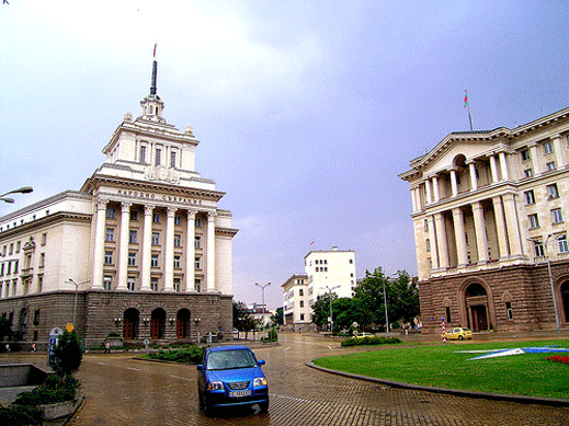 Шансове, но и рискове