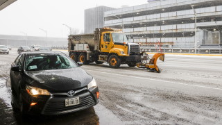 Историческа зимна буря засегна най малко 240 милиона американци към петък