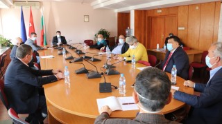 БСП за България подписа споразумение за съвместно явяване на парламентарните