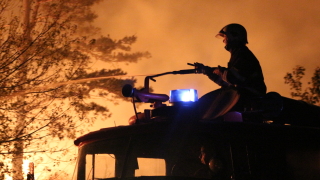 Овладяха големия пожар до военния полигон край село Корен 