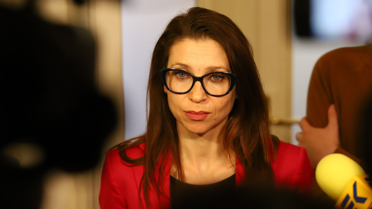 "Възраждане" пак иска оставката на кабинета