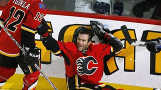 Отава и Калгари спечелиха канадските дербита в НХЛ