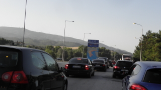 Служители Изпълнителна агенция Автомобилна администрация в Пазарджик плашат с протест