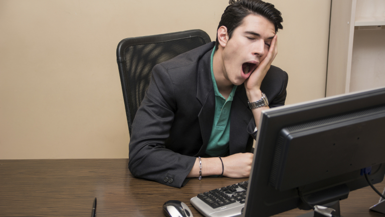 Повече от половината българи ходят изморени на работа