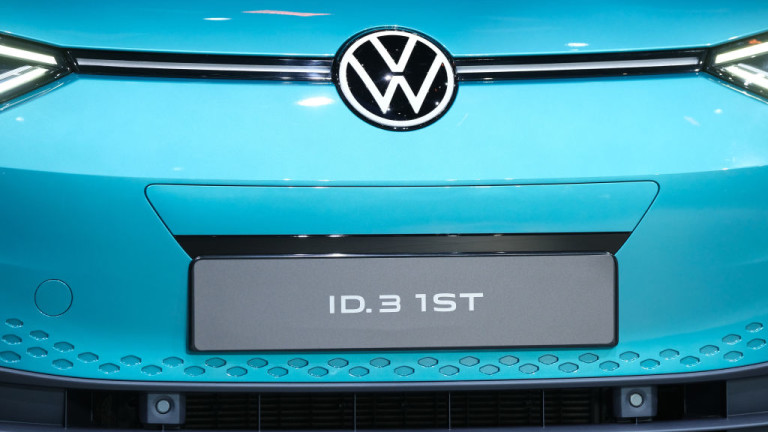 Volkswagen показа ново лого и първия си електрически модел