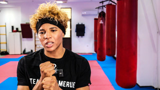 Професионалната ни боксьорка Джоана Нуамеруе не остана безразлична към разразилия