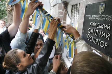 Тимошенко за осми път не пусна лекарите в изолатора