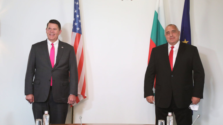 Министър-председателят Бойко Борисов и заместник-държавният секретар по икономическия растеж, енергетика