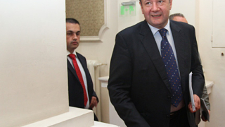 Миков няма да свиква извънредно НС при президентско вето