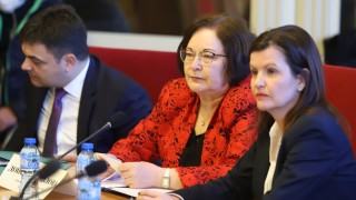 Общинските администрации в България отлагат останалите разходи за да си