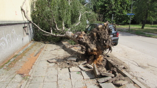 Евакуриха туристи в 3 часа през нощта от хотел в Хисаря