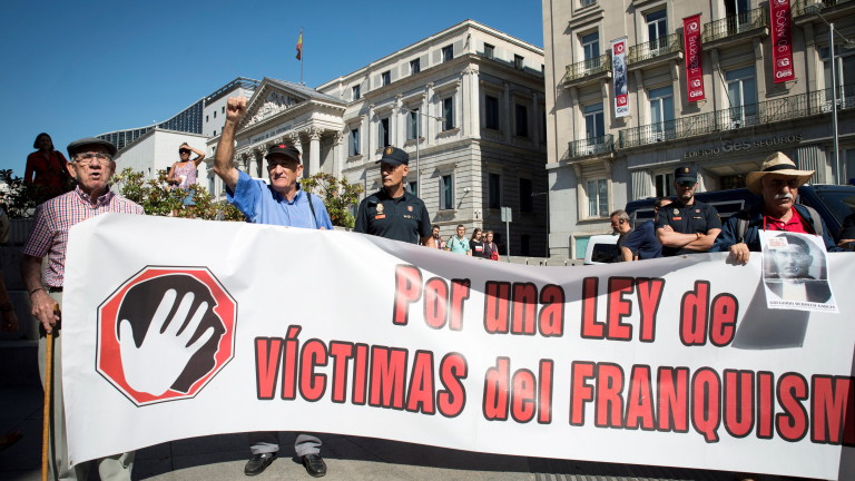 Испански лекар виновен, но ненаказан за „откраднатите бебета” при Франко