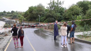 Три станаха жертвите след потопа по Южното Черноморие
