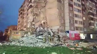 Девететажен блок се срути в руския град Ижевск Това съобщават