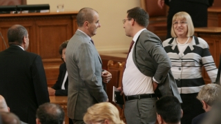 Задължиха областните управители и висшите чиновници да са магистри