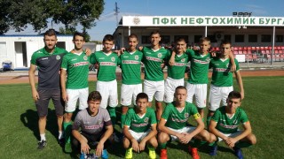 Юношите младша възраст на Нефтохимик извоюваха девета поредна победа в