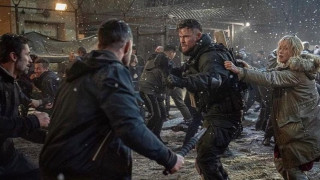 Когато се появи в Netflix през 2020 г Extraction бързо