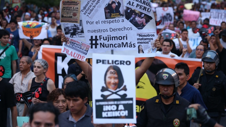 Хиляди перуанци срещу кандидатурата на дъщерята на Фухимори 