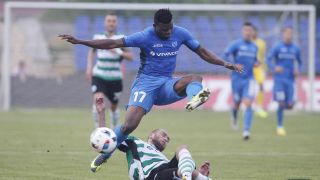 Бившият футболист на Левски Бабатунде Адениджи ще продължи кариерата си