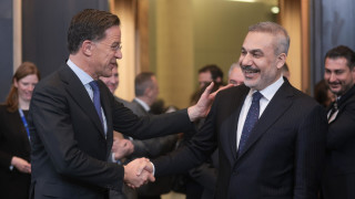 Турският външен министър Хакан Фидан и генералният секретар на НАТО