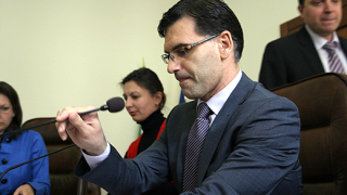 Дянков избра тактиката "Ал Капоне"