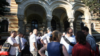 С бдение и подписка протестират срещу узаконяването на архонтите 