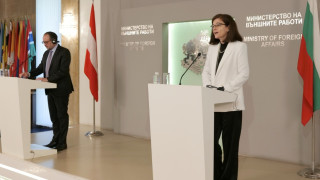 Министърът на външните работи Теодора Генчовска и министърът по европейските